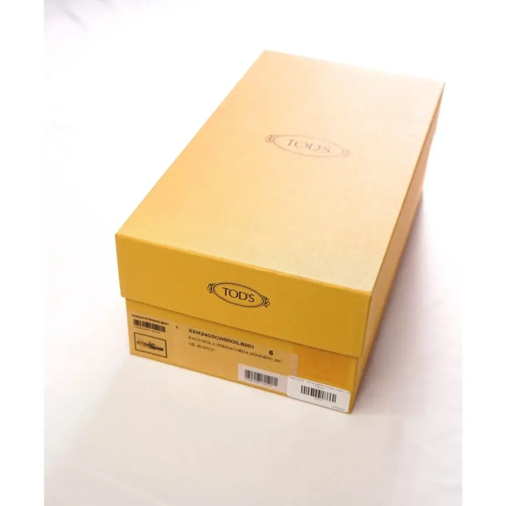 $995 TOD'S - White Leather Driving Loafers - US 7 (6UK)